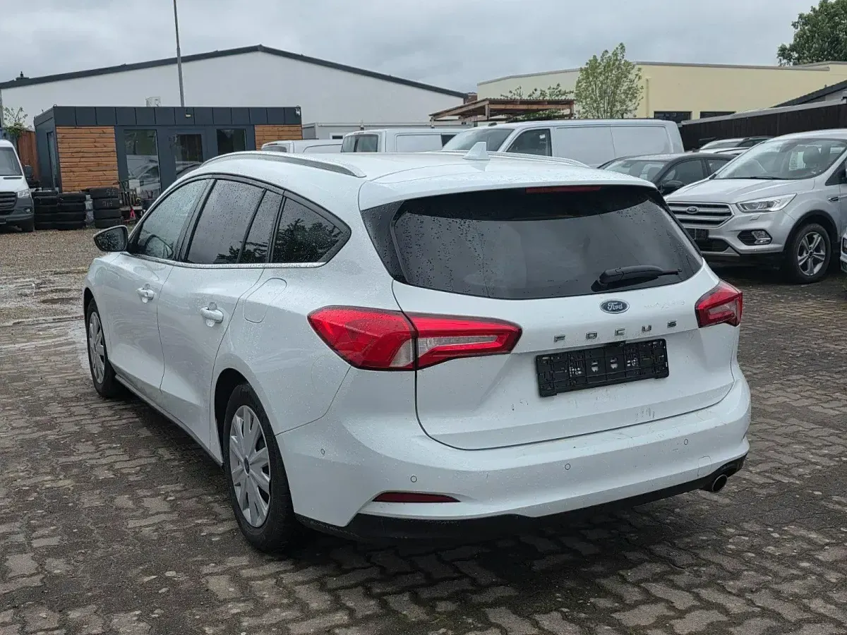 Gebraucht Ford Focus 120 PS (88 kW) 2020 Weiß Kombi