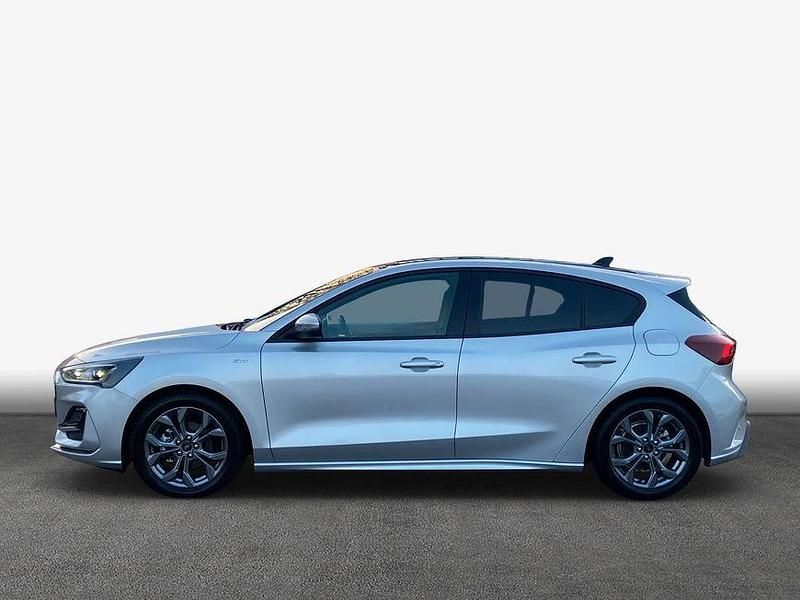 Gebraucht Ford Focus ST-Line X 155 PS (114 kW) 2024 Moondust silber metallic Limousine