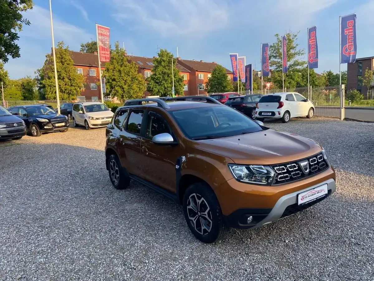 Gebraucht Dacia Duster Journey 131 PS (96 kW) 2019 Gold SUV