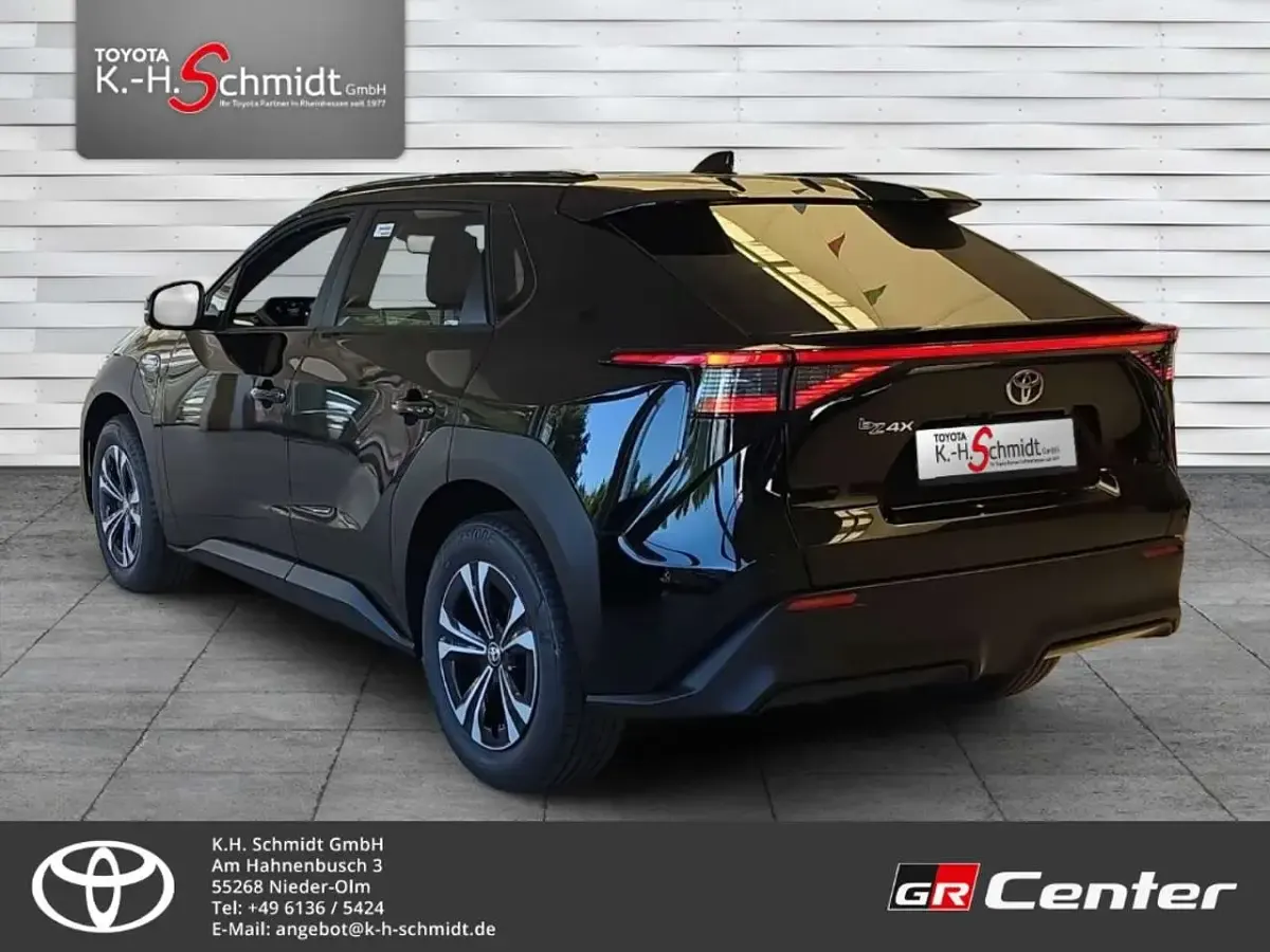 Gebraucht Toyota bZ4X 150 kW (204 PS) 2023 Onyx schwarz SUV