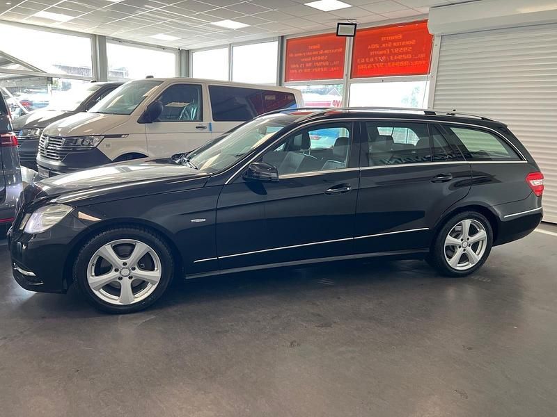 Gebraucht Mercedes E350 265 PS (194 kW) 2012 Obsidianschwarz  metalliclack Kombi