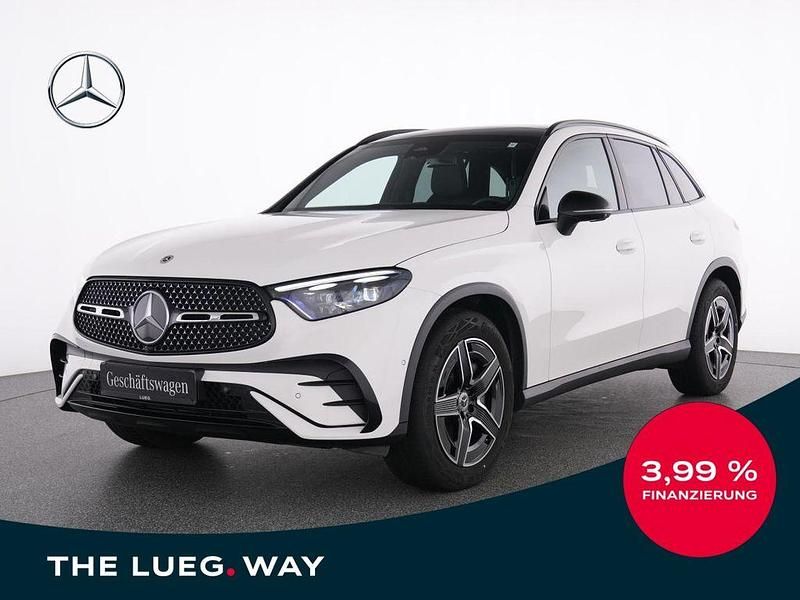 Weiß Gebraucht 2025 Mercedes GLC220 AMG SUV | 57.785 € - Bild 1/4