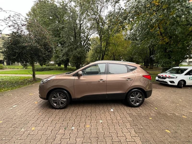 Braun Gebraucht 2014 Hyundai ix35 SUV | 10.500 € (Fairer Preis) - Bild 1/4