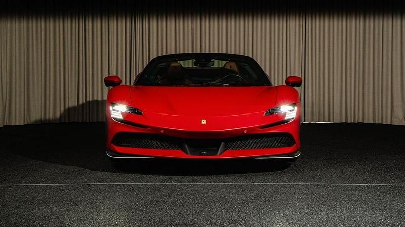 Gebraucht Ferrari SF90 2023 Rot Cabrio