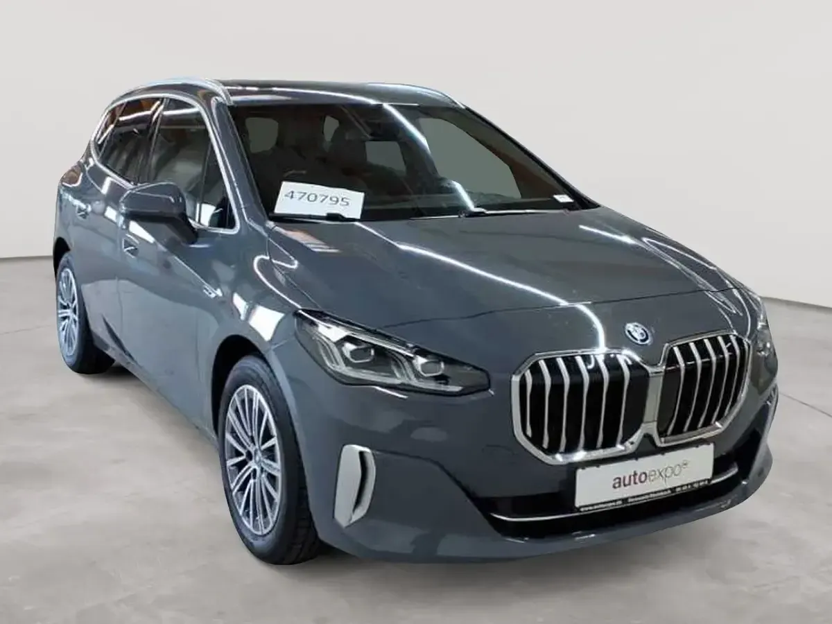 Gebraucht BMW 225 Active Tourer Luxury Line 136 PS (100 kW) 2023 Van / Kleinbus