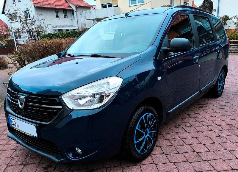 Gebraucht Dacia Lodgy Lauréate 107 PS (78 kW) 2017 Blau Van / Kleinbus