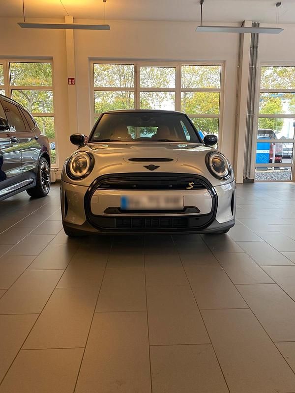 Gebraucht Mini Cooper SE 135 kW (184 PS) 2023 Silber Kleinwagen