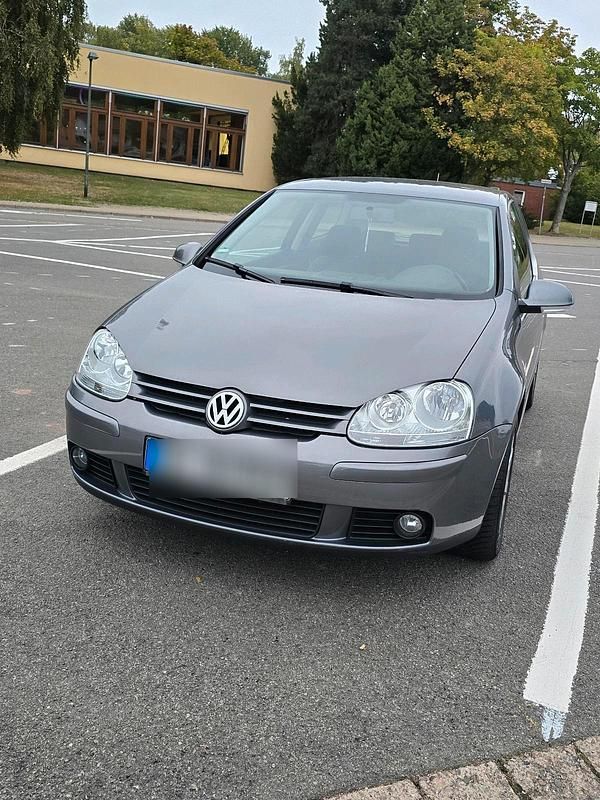 Grau Gebraucht 2007 VW Golf V Kleinwagen | 2.400 € (Fairer Preis) - Bild 1/4