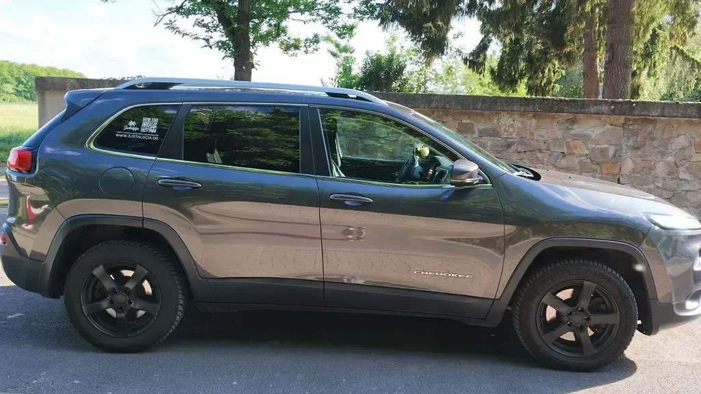 Occasion Jeep Cherokee Limited 140 ch (102 kW) 2014 Gris SUV