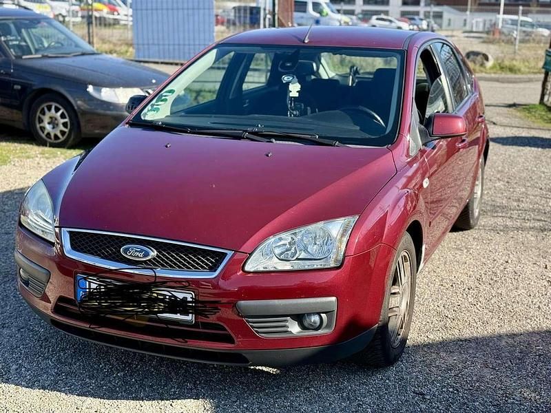 Gebraucht Ford Focus Ghia 116 PS (85 kW) 2005 Rot Limousine