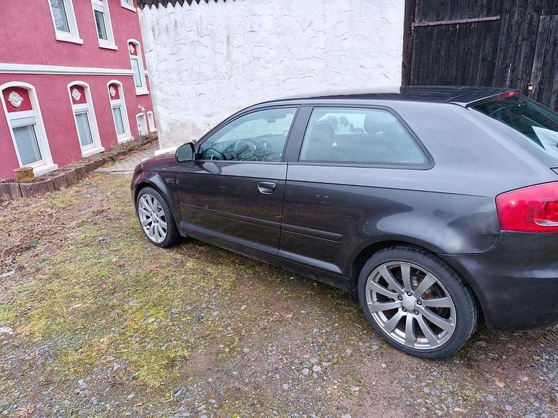 Gebraucht Audi A3 Attraction 140 PS (102 kW) 2010 Schwarz Kleinwagen