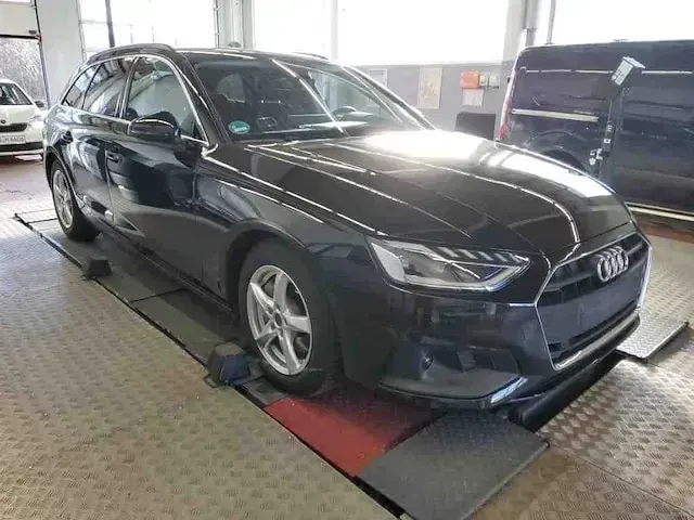 Gebraucht Audi A4 Basis 204 PS (150 kW) 2024 Brillantschwarz Kombi
