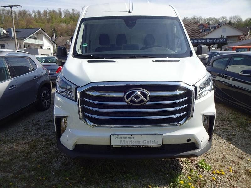 Second-hand Maxus V90 125 CP (91 kW) 2023 Alb Van