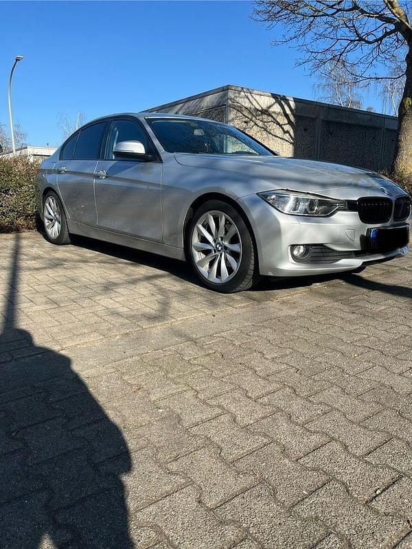 Second-hand BMW 320 Efficient Dynamics 163 CP (119 kW) 2012 Negru Berlinǎ