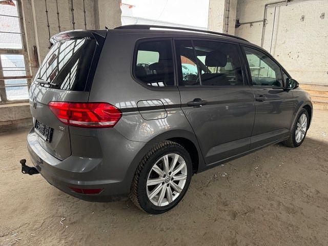Gebraucht VW Touran Comfortline 110 PS (80 kW) 2016 Grau Van / Kleinbus
