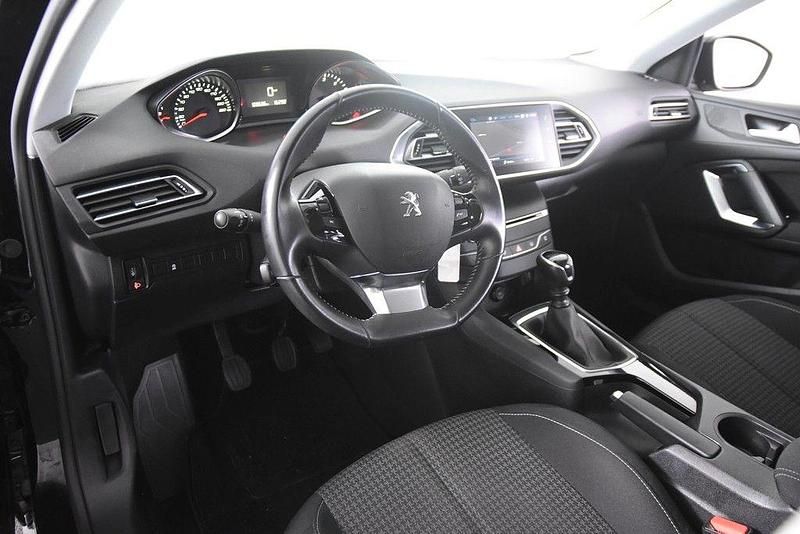 Gebraucht Peugeot 308 SW 102 PS (75 kW) 2020 Schwarz Kombi