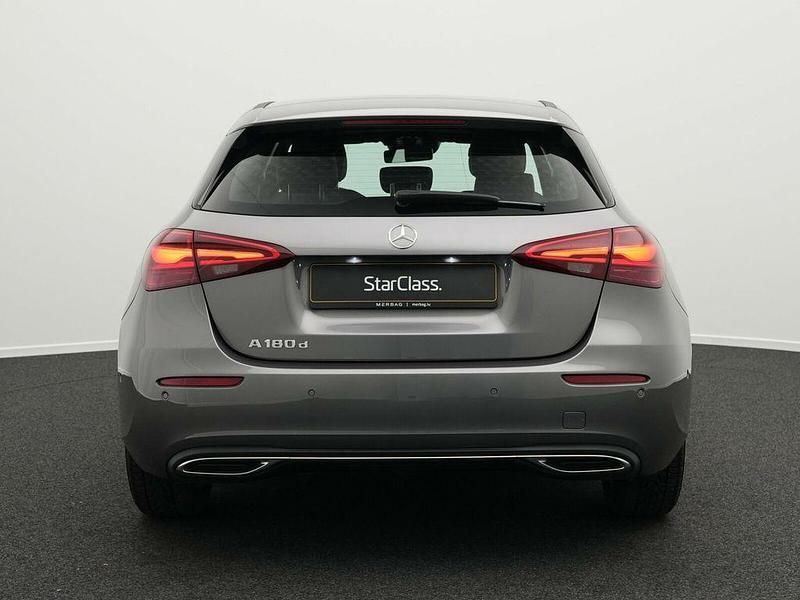 Gebraucht Mercedes A180 Progressive 116 PS (85 kW) 2024 Grau Limousine