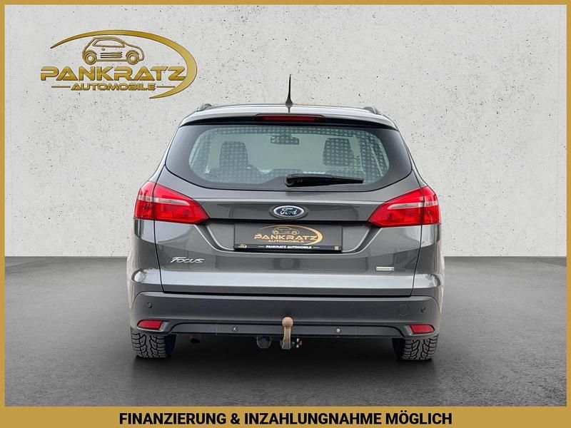 Gebraucht Ford Focus Business Edition 125 PS (91 kW) 2015 Grau Kombi