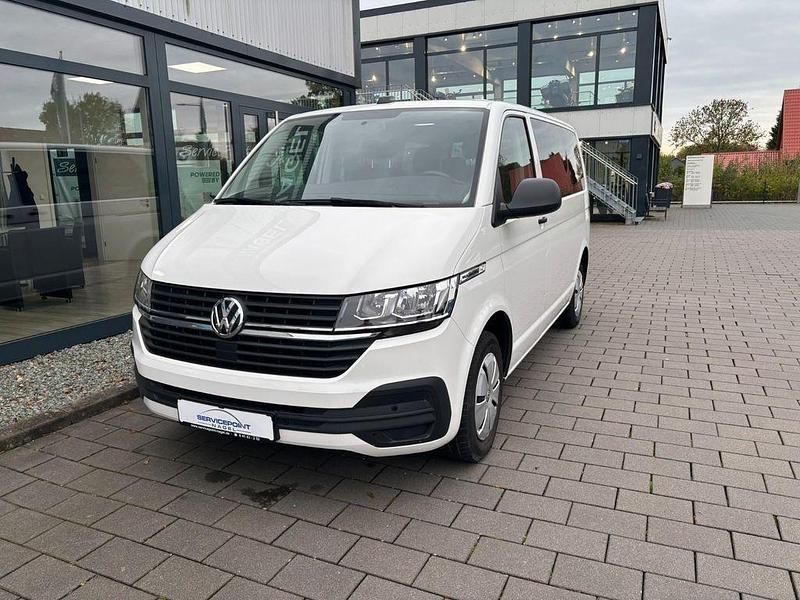 Weiß Gebraucht 2021 VW Multivan Family Van | 39.990 € (Fairer Preis) - Bild 1/4