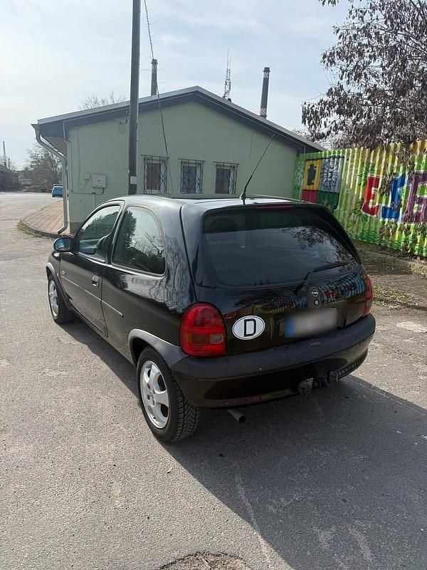 Gebraucht Opel Corsa 65 PS (47 kW) 2000 Schwarz Kleinwagen