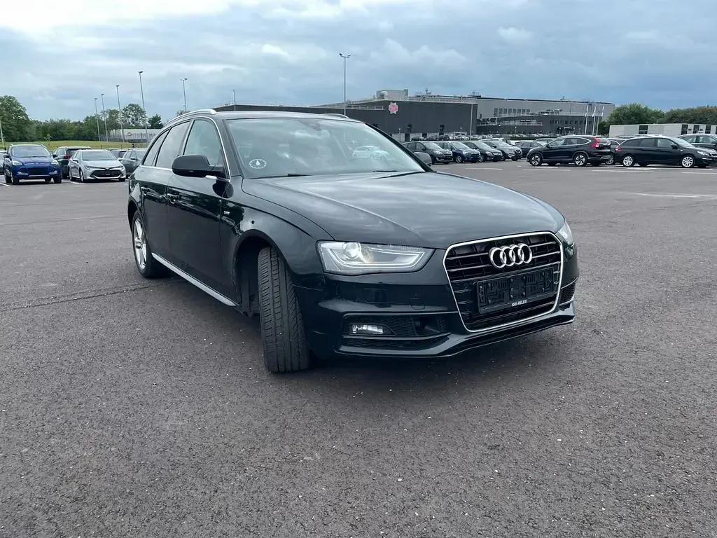 Gebraucht Audi A4 204 PS (150 kW) 2014 Schwarz Kombi