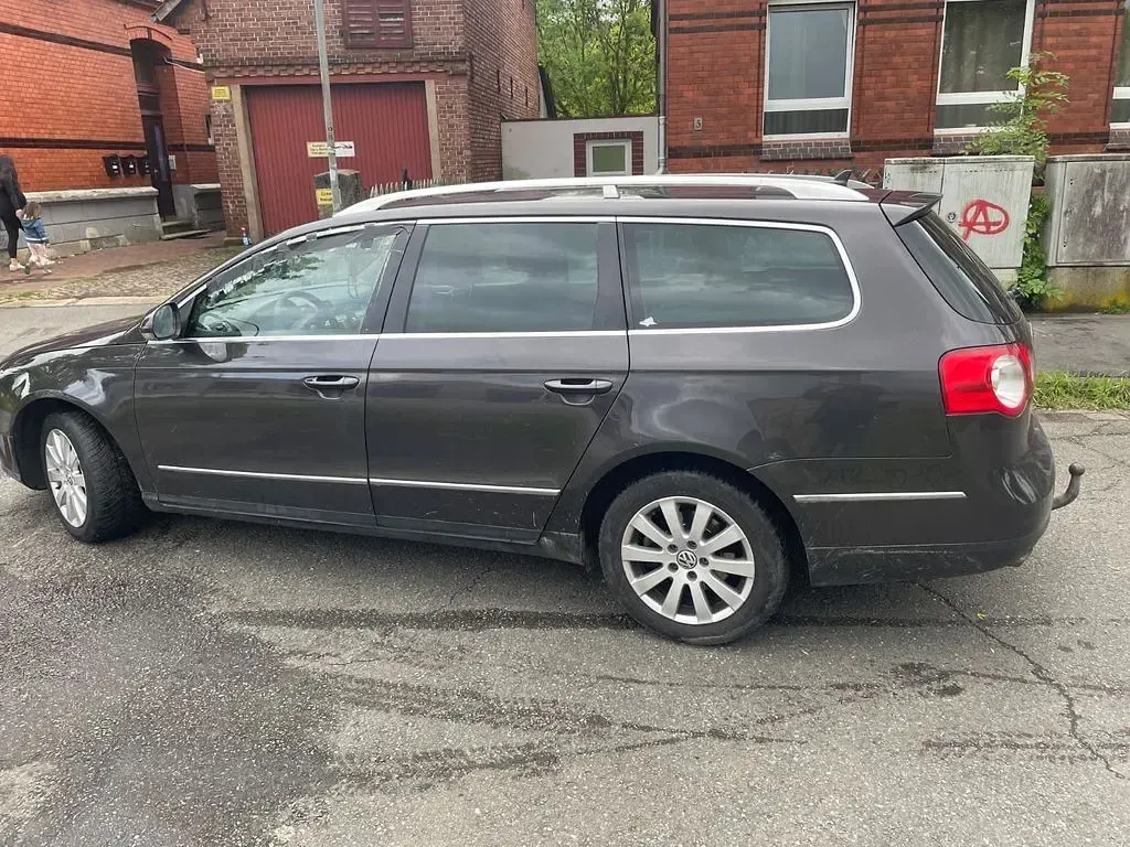 Second-hand VW Passat Comfortline 140 CP (102 kW) 2008 Maro Berlinǎ