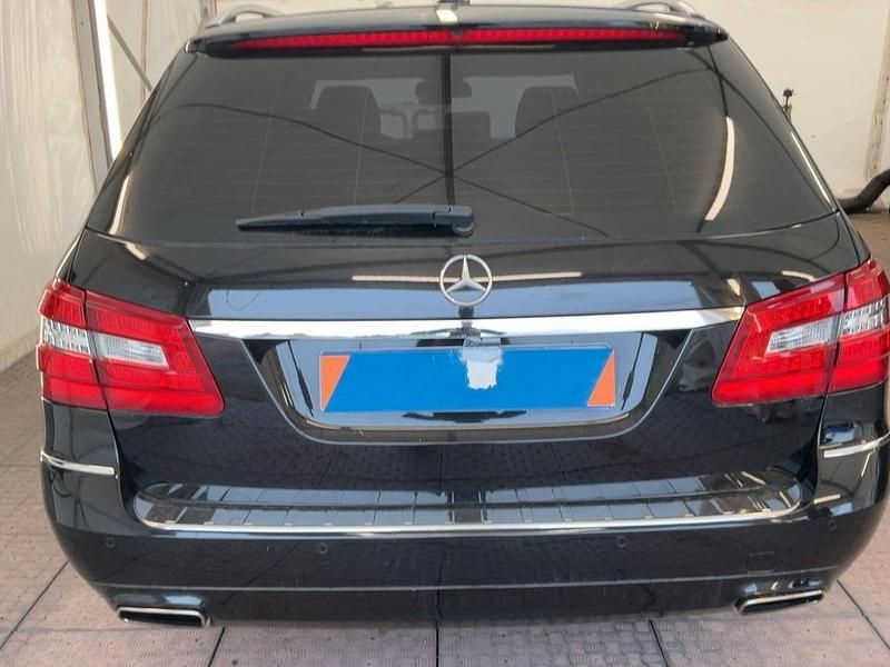 Gebraucht Mercedes E250 204 PS (150 kW) 2012 Schwarz Kombi