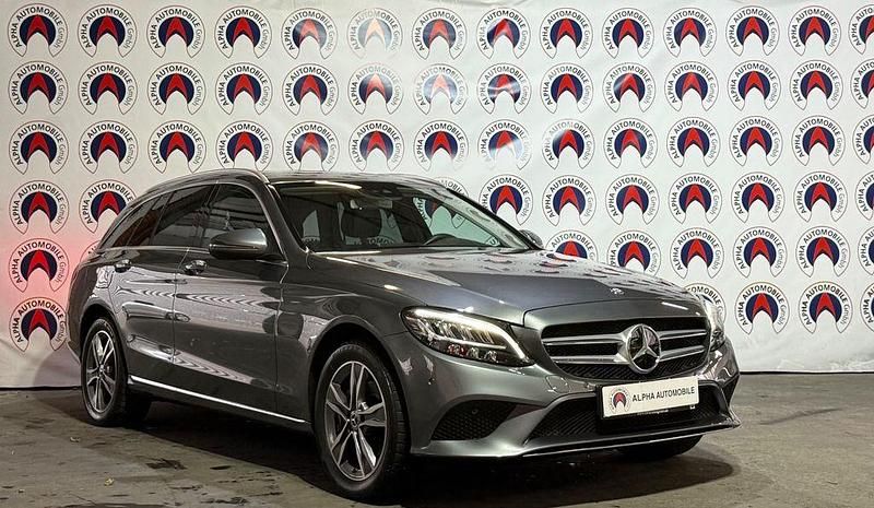 Gebraucht Mercedes C200 184 PS (135 kW) 2018 Selenitgrau Kombi