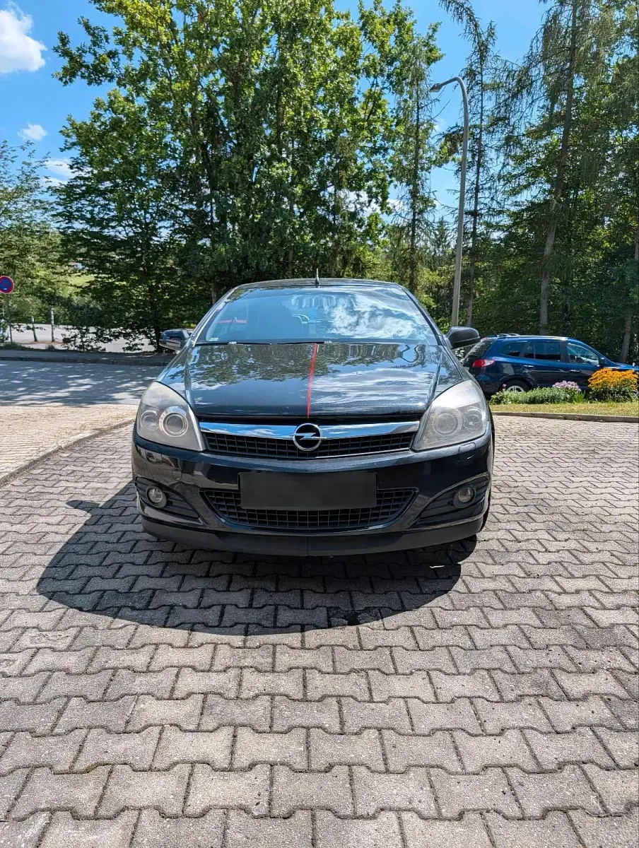 Gebraucht Opel Astra 140 PS (102 kW) 2006 Schwarz Cabrio