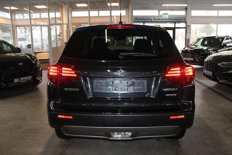 Gebraucht Suzuki Vitara Comfort 129 PS (94 kW) 2020 Schwarz SUV