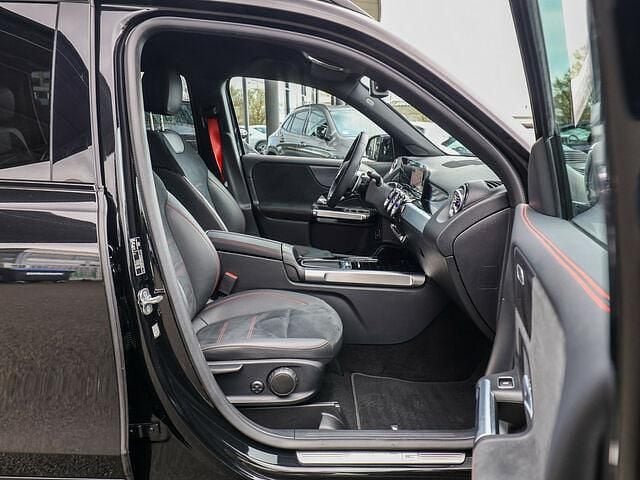 Gebraucht Mercedes GLB35 Premium 306 PS (225 kW) 2024 Schwarz / kosmosschwarz SUV