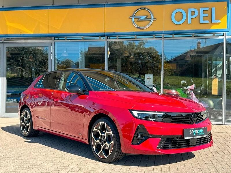 Rot Gebraucht 2023 Opel Astra Ultimate Limousine | 22.900 € (Fairer Preis) - Bild 1/4