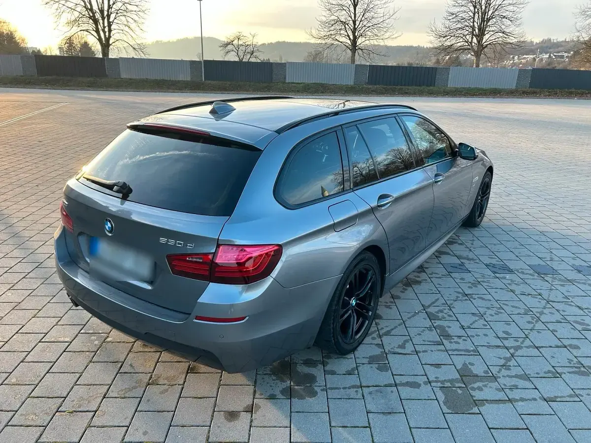 Gebraucht BMW 530 M Sport 258 PS (189 kW) 2014 Grau Kombi