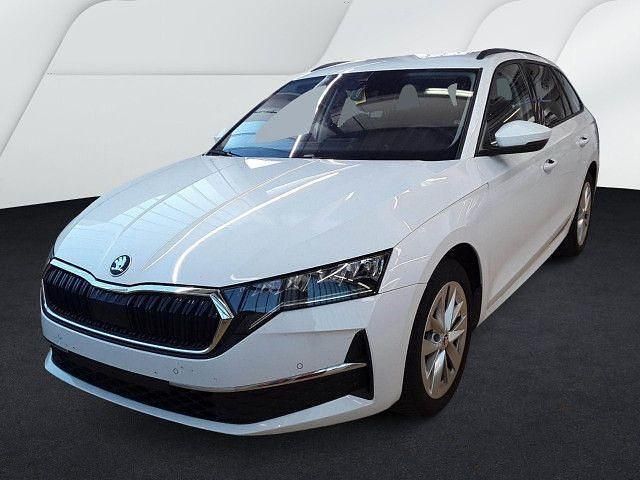 Moonweiss metallic Gebraucht 2024 Skoda Octavia Selection Kombi | 29.930 € (Fairer Preis) - Bild 1/2