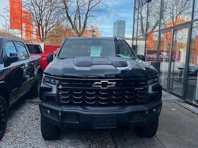 Neu Chevrolet Silverado 309 PS (227 kW) 2025 Schwarz SUV