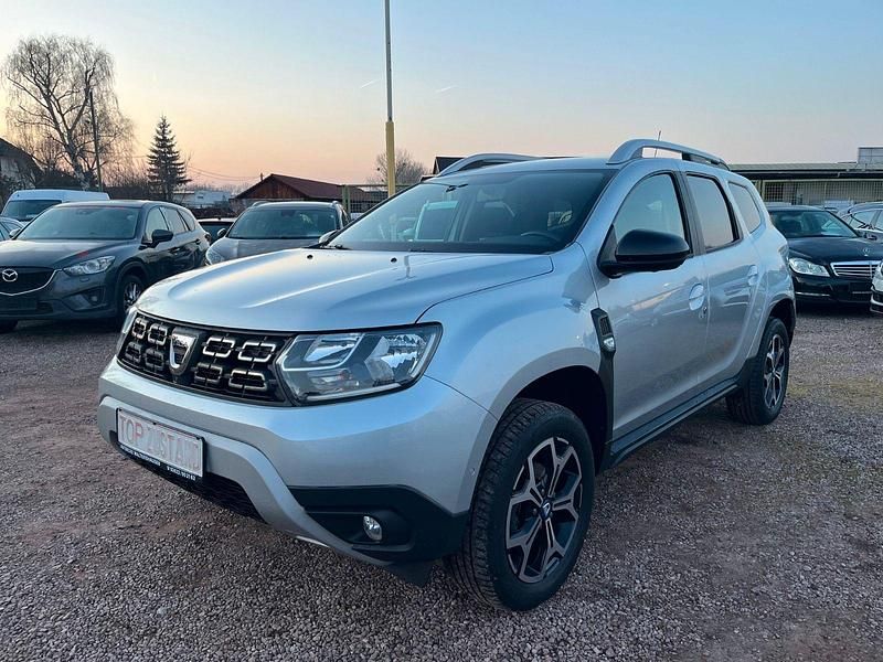 Gebraucht Dacia Duster Celebration 131 PS (96 kW) 2021 Grau SUV