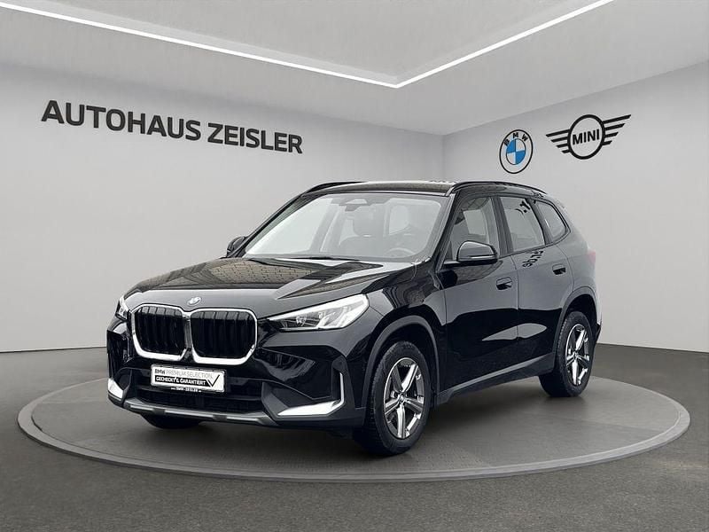 Schwarz ii Gebraucht 2023 BMW X1 Shadowline SUV | 30.770 € (Fairer Preis) - Bild 1/4