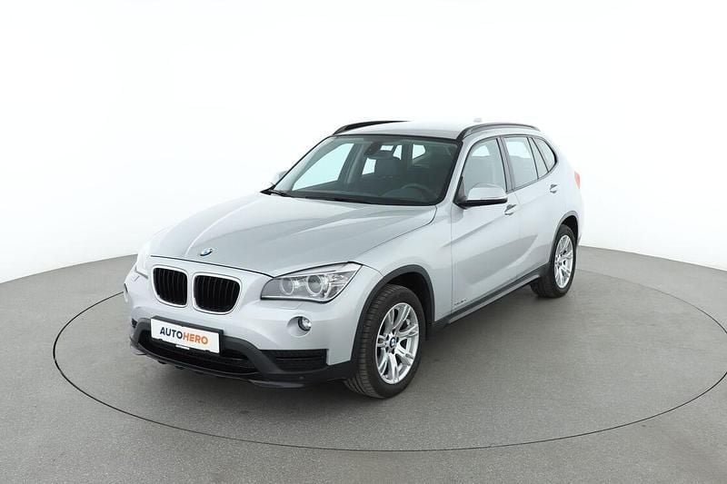 Grau Gebraucht 2015 BMW X1 Sport Line SUV | 15.680 € (Superpreis) - Bild 1/3