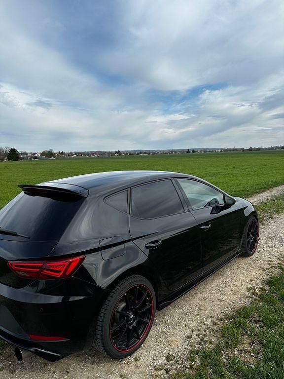 Gebraucht Seat Leon FR 179 PS (131 kW) 2017 Schwarz Limousine