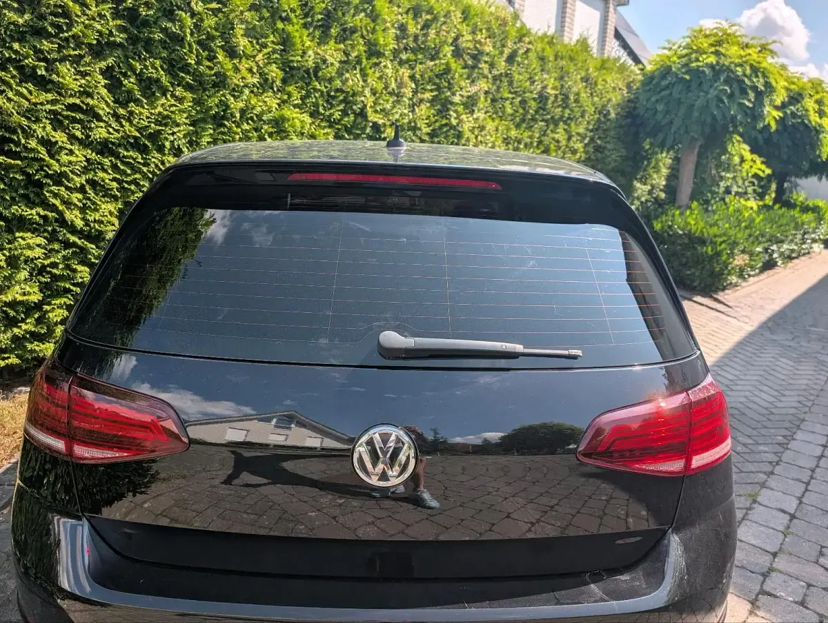 Gebraucht VW e-Golf 100 kW (136 PS) 2020 Schwarz Kleinwagen