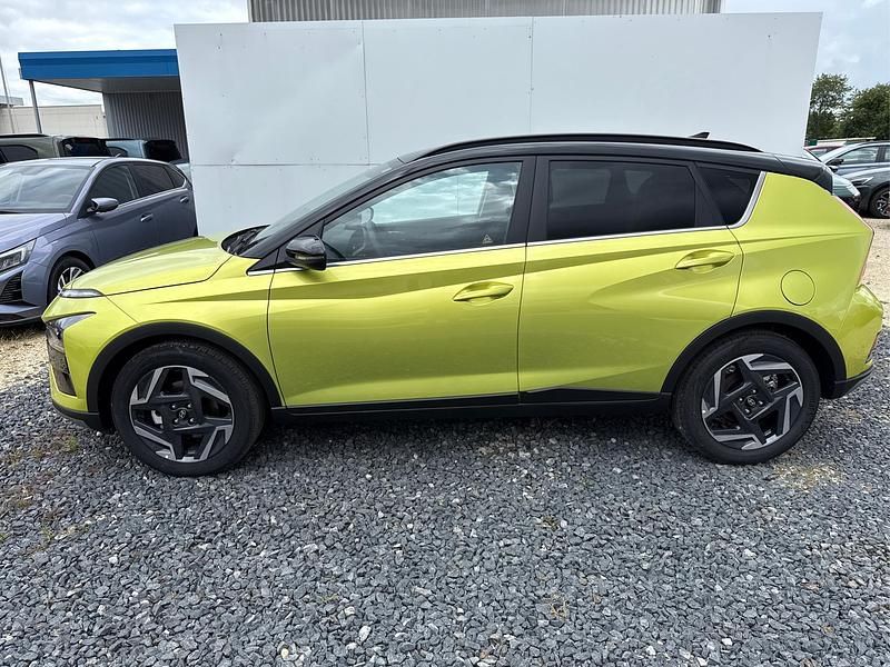 Neu Hyundai Bayon Premium 100 PS (73 kW) 2025 Lucid lime dach schwarz 5n6 SUV