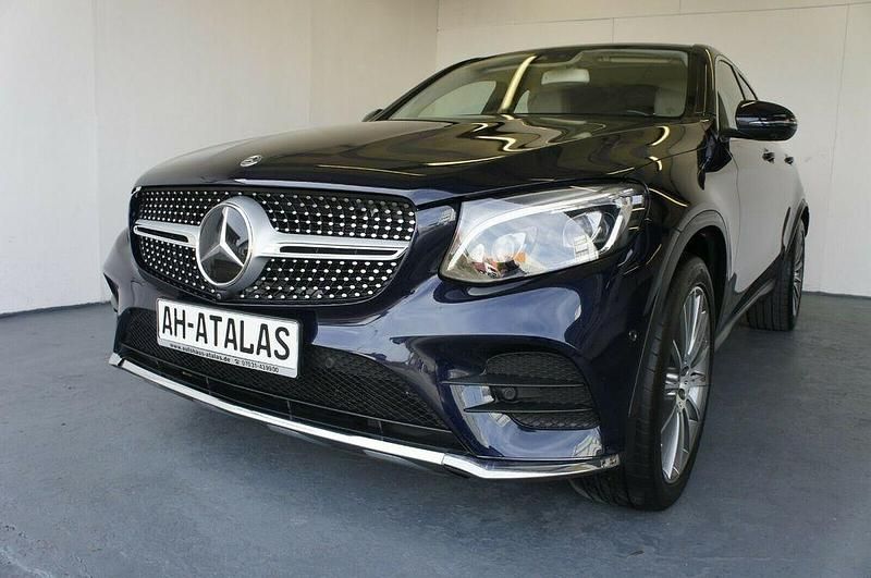 Blau metallic Gebraucht 2018 Mercedes GLC250 AMG line SUV | 34.900 € - Bild 1/4