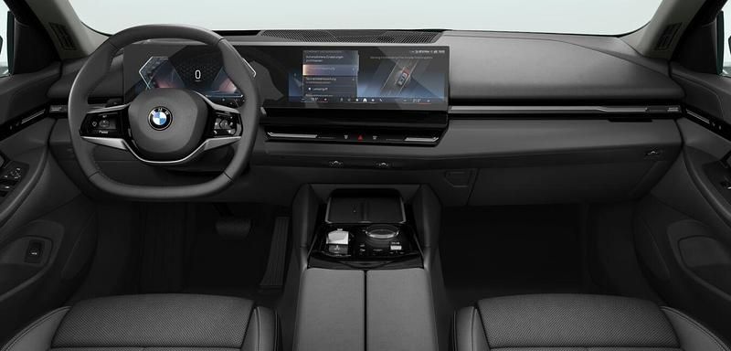 Gebraucht BMW 520 Comfort Edition 197 PS (144 kW) 2025 Schwarz Kombi