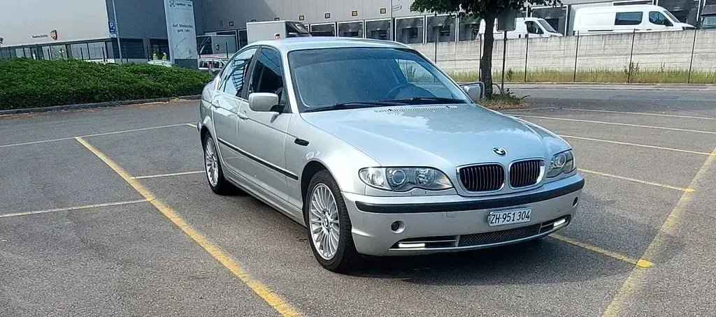 Gebraucht BMW 330 231 PS (169 kW) 2004 Silber Limousine