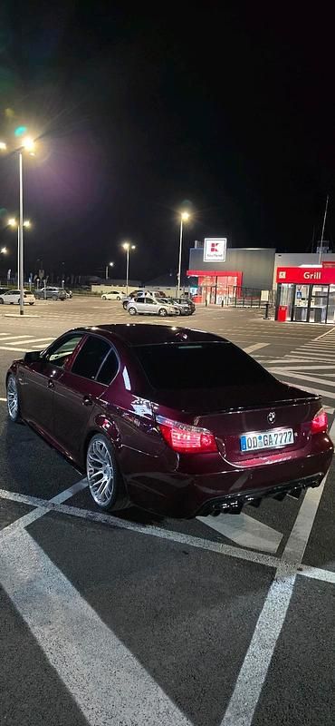 Rot Gebraucht 2005 BMW 540 M Sport Limousine | 12.399 € - Bild 1/4
