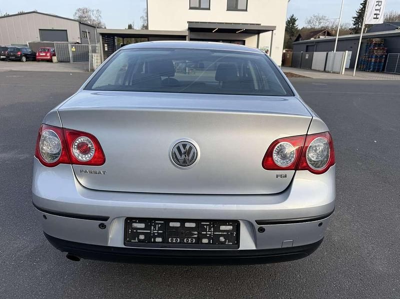 Gebraucht VW Passat Trendline 116 PS (85 kW) 2006 Reflex silver metallic Limousine