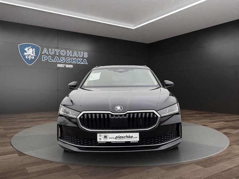 Neu Skoda Superb Selection 150 PS (110 kW) 2025 Onyxschwarz metallic Kombi