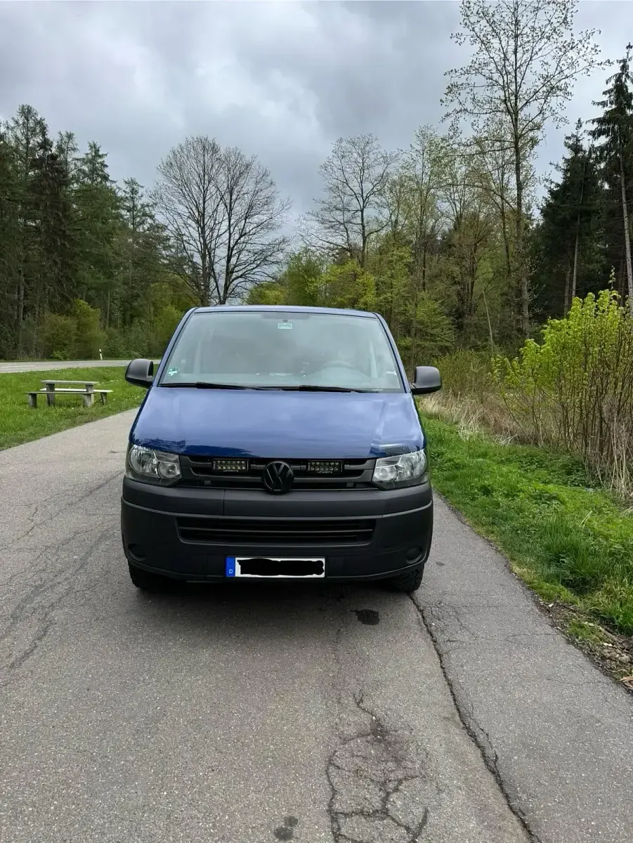 Second-hand VW T5 140 CP (102 kW) 2013 Albastru Van