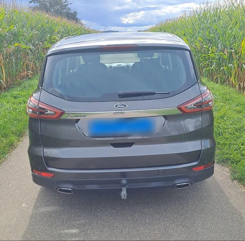 Gebraucht Ford S-MAX Business Edition 190 PS (139 kW) 2016 Grau Van / Kleinbus
