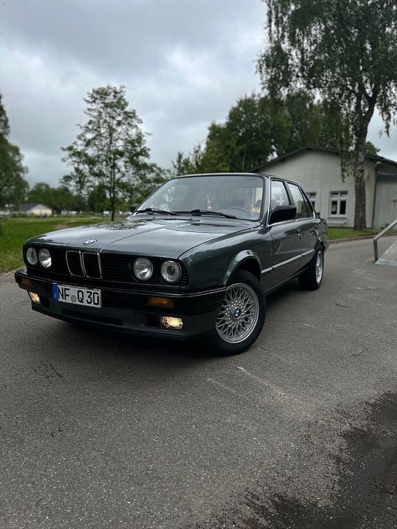 Gebraucht BMW 316 102 PS (75 kW) 1988 Grau Limousine